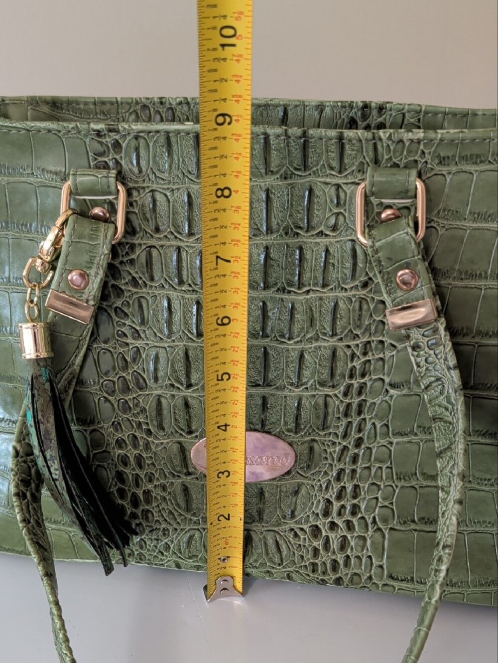 Tessaroo Vintage Green Croc Embossed Shoulder Bag with Tassel | Faux Leather - Picture 11 of 14
